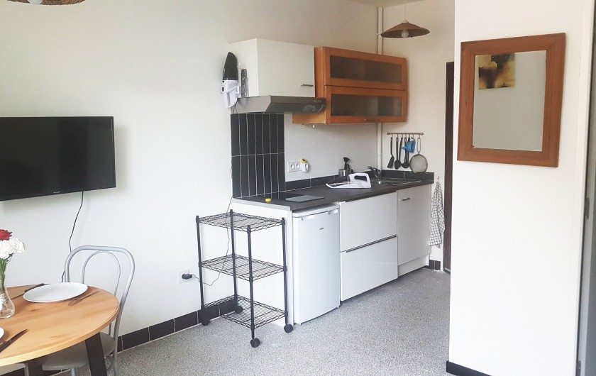 Location de vacances - Studio à Charleval - et un vrai coin cuisine  de 2 m de long