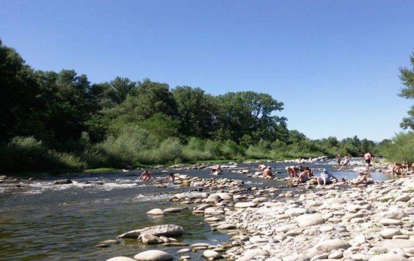 Location de vacances - Chalet à Joyeuse - La rivière "La Beaume" à 10 mn à pied