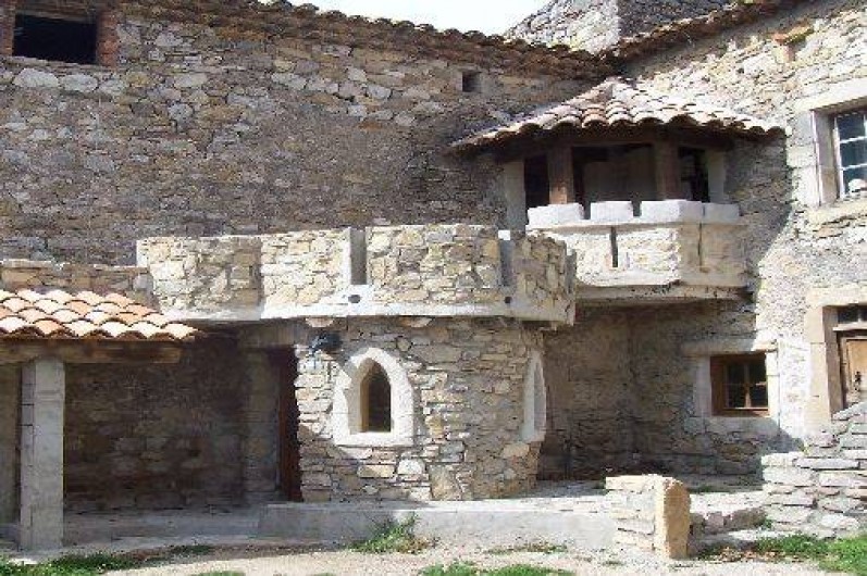 Location de vacances - Gîte à Servas - Balcon à créneaux et tour