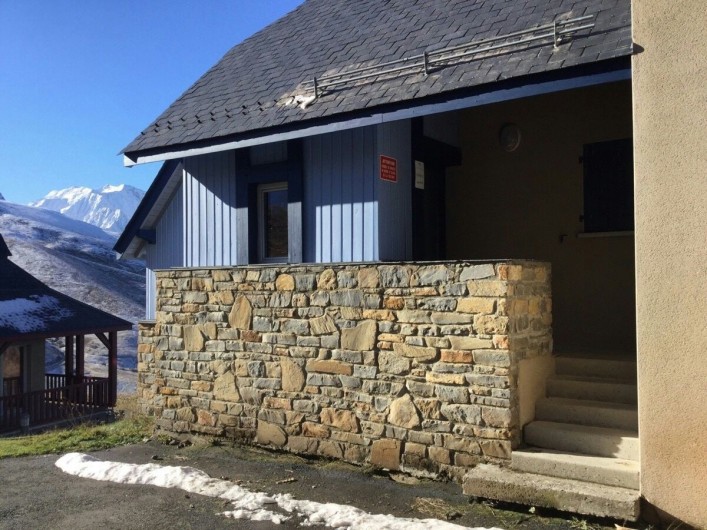 Location de vacances - Appartement à Loudenvielle - Entrée privative dans la résidence