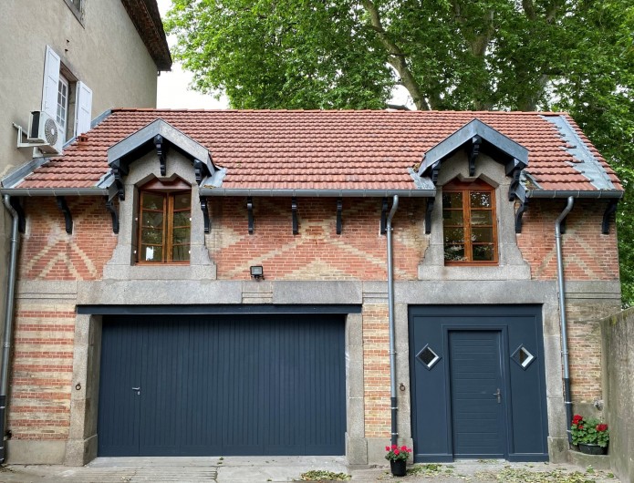 Location de vacances - Gîte à Mazamet - Façade avant, entrée du gite