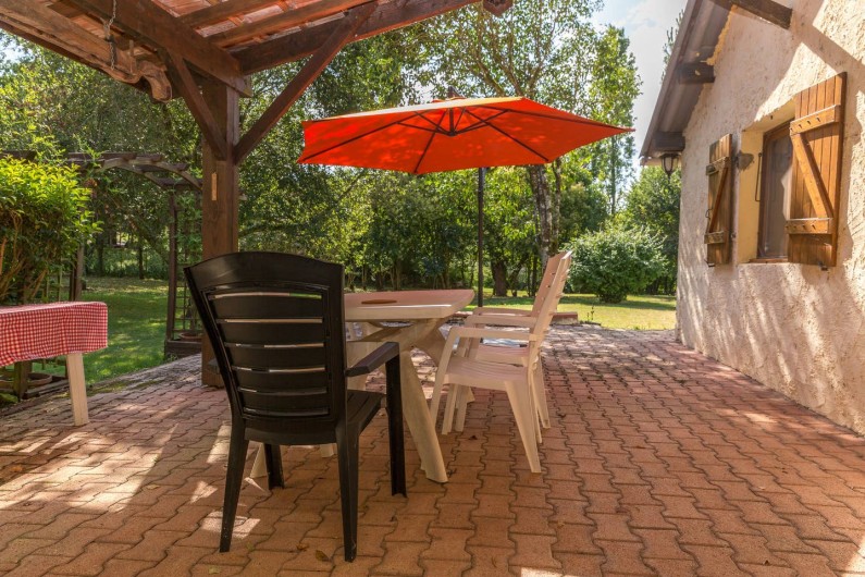 Location de vacances - Gîte à Dému - La terrasse du gîte