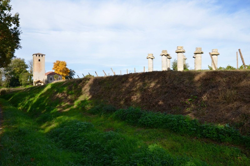 Location de vacances - Gîte à Dému - Tour de Lamothe, Cazeneuve
