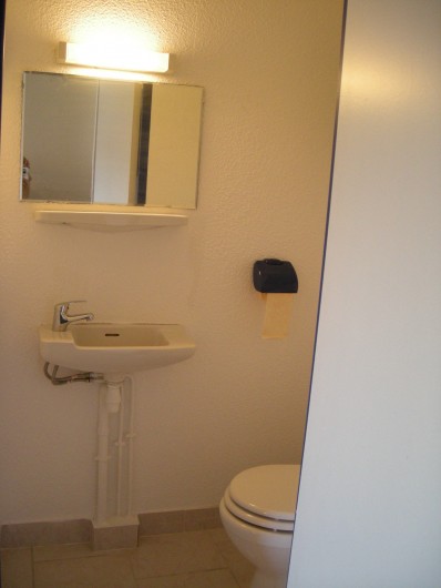Location de vacances - Appartement à Saint-Aygulf - WC indépendant