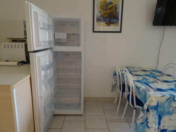 Location de vacances - Appartement à Saint-Aygulf - Frigidaire/congélateur ouvert