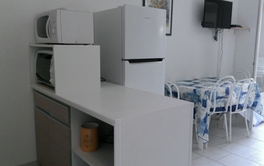 Location de vacances - Appartement à Saint-Aygulf - Meuble Cuisine et réfrigérateur/congélateur