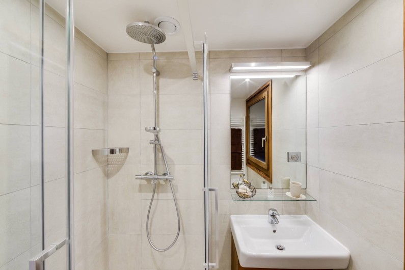 Location de vacances - Appartement à Val-d'Isère - Salle de bains 2