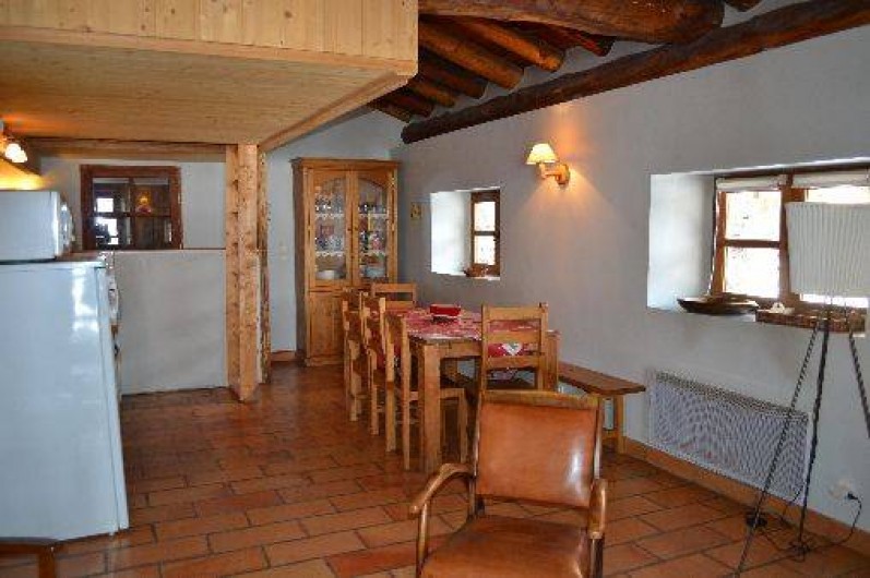 Location de vacances - Appartement à Bonneval-sur-Arc - Espace repas vu du salon