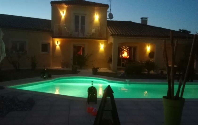 Vue by night du Pool-house