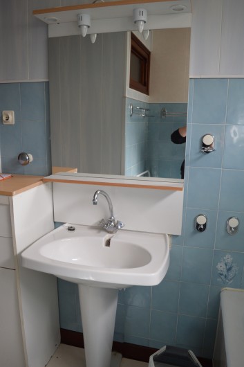 Location de vacances - Appartement à Gavarnie - logement étage salle de bain