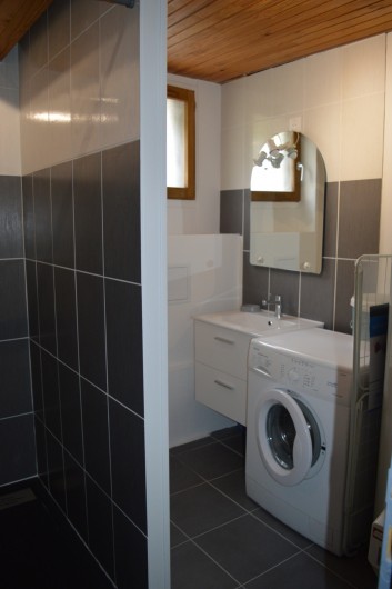 Location de vacances - Appartement à Gavarnie - Logement rez de chaussé salle de douche