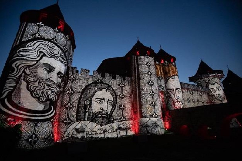 Location de vacances - Insolite à Villedubert - Spectacle nocturne aux remparts de Carcassonne