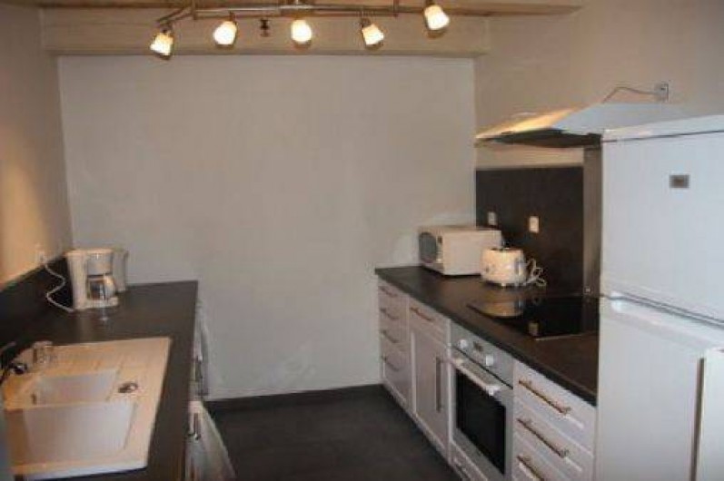 Location de vacances - Gîte à La Tour-d'Auvergne - Cuisine Rez de jardin
