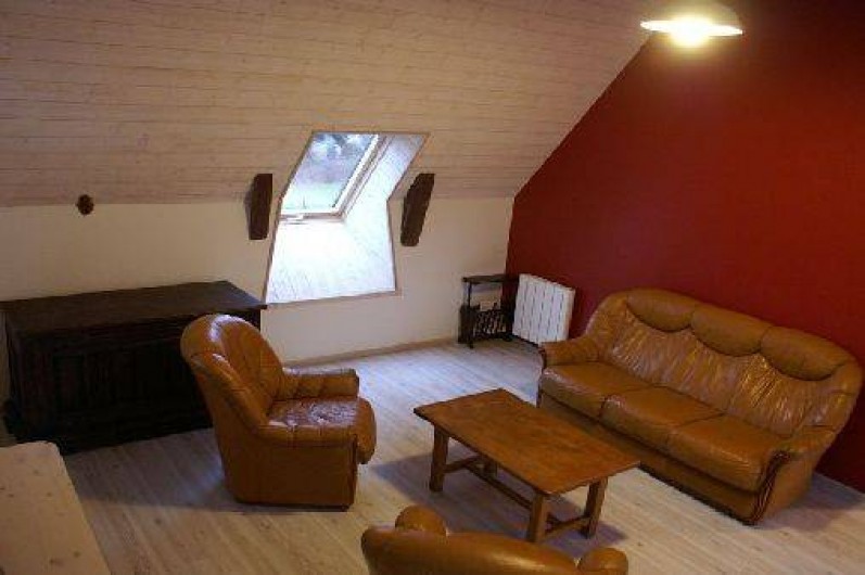 Location de vacances - Gîte à La Tour-d'Auvergne - Salle de détente étage