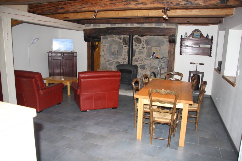 Location de vacances - Gîte à La Tour-d'Auvergne - Salon Rez de jardin