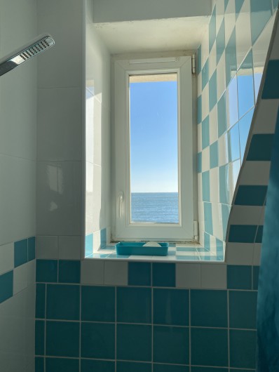 Location de vacances - Villa à Saint-Philibert - Prendre une douche les yeux rivés vers l'océan