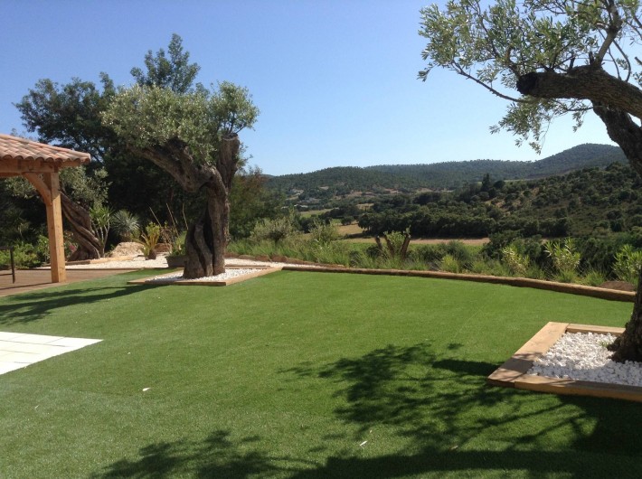 Location de vacances - Villa à Bormes-les-Mimosas - vue dégagée colline