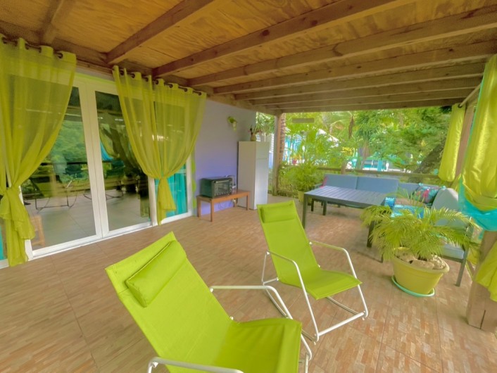 Location de vacances - Chambre d'hôtes à Le Gosier - Terrasse privée de la chambre XXL de 50m2 sans vis à vis