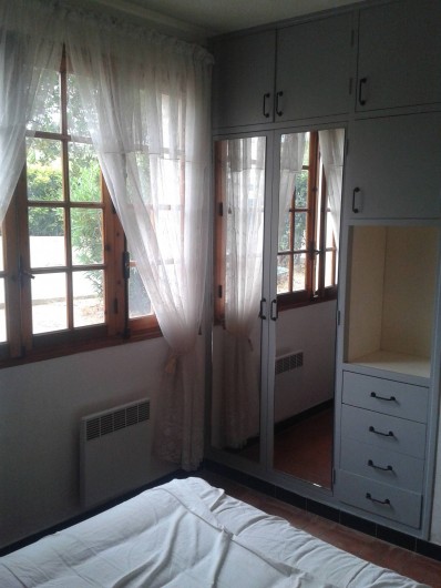 Location de vacances - Appartement à Carqueiranne - Vue extérieur de la Chambre