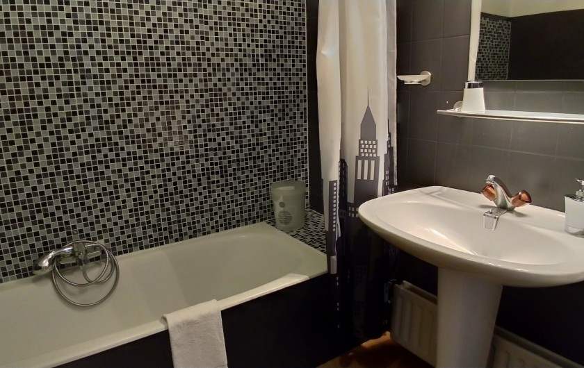 Location de vacances - Appartement à Ajaccio - salle-de-bain