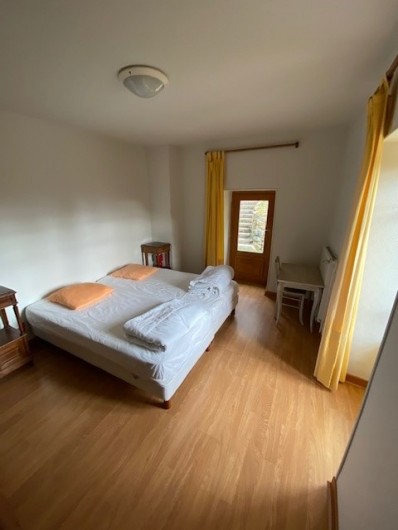 Location de vacances - Appartement à Pontgibaud - chambre 3 : 2 lits 9O*190