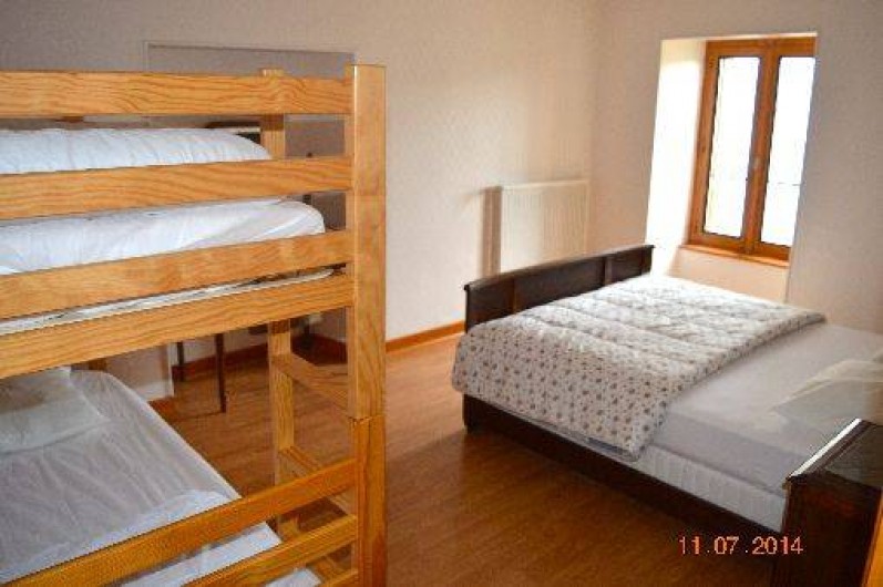 Location de vacances - Appartement à Pontgibaud - chambre 1: 1lit 140,2 lits superposés,