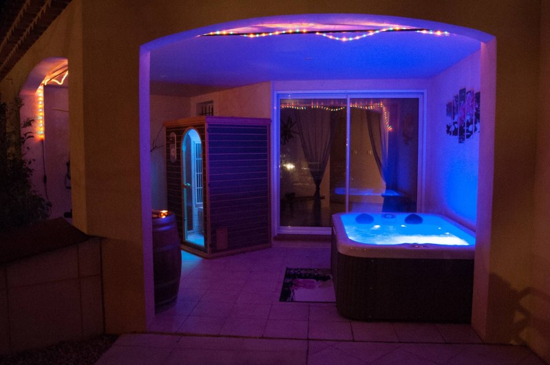 Location de vacances - Chambre d'hôtes à Lorgues - Espace Bien-Etre avec Sauna et Spa, massages et soins esthétiques