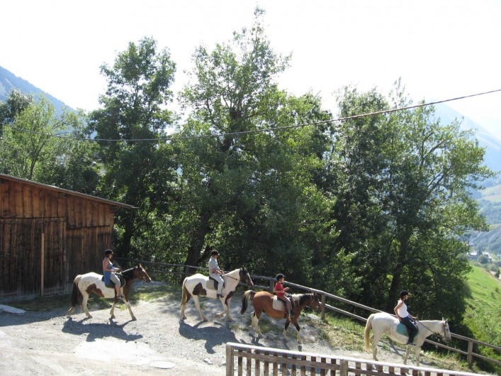 Location de vacances - Appartement à Saint-Jean-d'Arves - Equitation