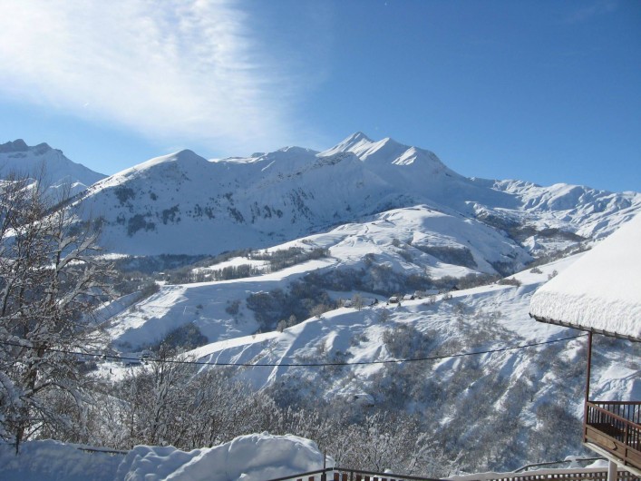 Location de vacances - Appartement à Saint-Jean-d'Arves - Une vue sur les montagnes
