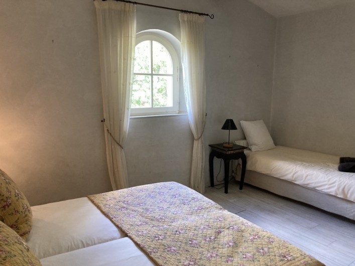 Location de vacances - Mas à Gargas - César chambre 2 - 3 lits simples en 90