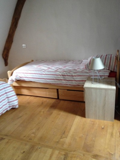 Location de vacances - Maison - Villa à Cajarc - chambre avec 2 lits de 90