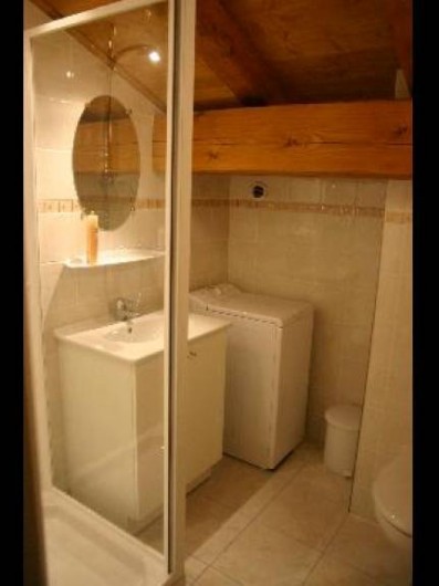 Location de vacances - Appartement à Hauteluce - Salle de douche 1 avec WC  1 et lave linge