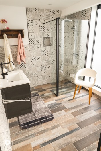 Location de vacances - Gîte à Anor - Salle de douche du rez de chaussée