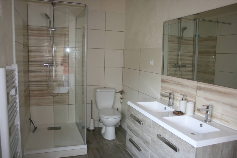 Location de vacances - Mas à Lagorce - sdb étage