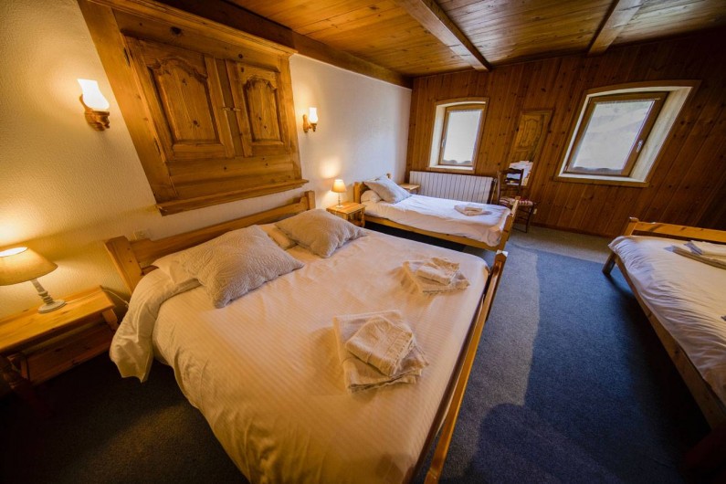 Location de vacances - Appartement à Morzine - 2ème chambre  GENTIANE 1 lit 2 pers. + 2 lits  1pers.