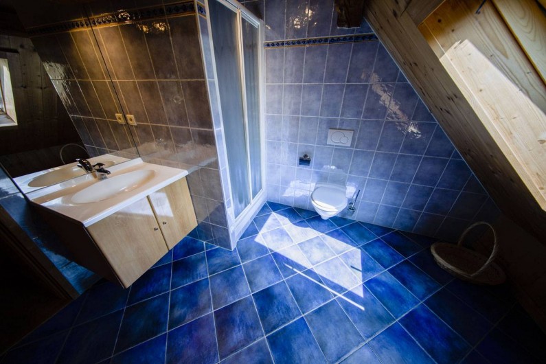 Location de vacances - Appartement à Morzine - 2ème salle de bain ABRICOTINE