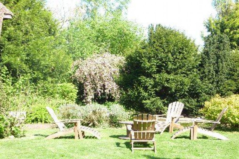 Location de vacances - Chambre d'hôtes à Le Plessis-Grohan - SALON DE JARDIN Mare non sécurisée