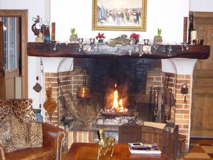 Location de vacances - Chambre d'hôtes à Le Plessis-Grohan - CHEMINEE DANS LE SALON