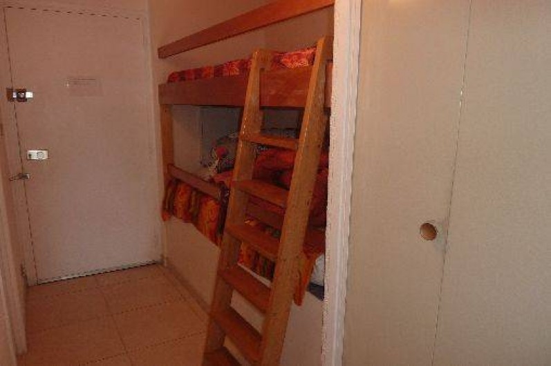 Location de vacances - Studio à Cavalaire-sur-Mer - Lits superposés