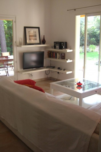 Location de vacances - Villa à Porto-Vecchio - terrasse avec table `manger