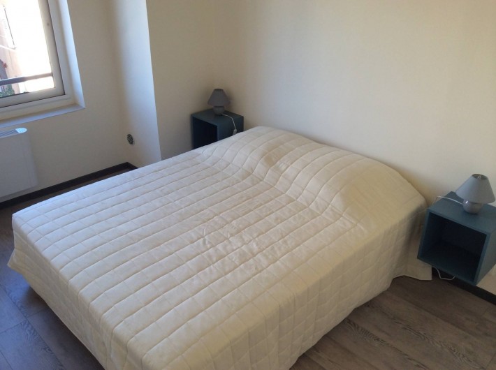 Location de vacances - Chalet à Saint-Martin-de-Brômes - chambre