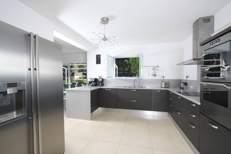 Location de vacances - Villa à Calvi - Cuisine ouverte, entièrement équipée