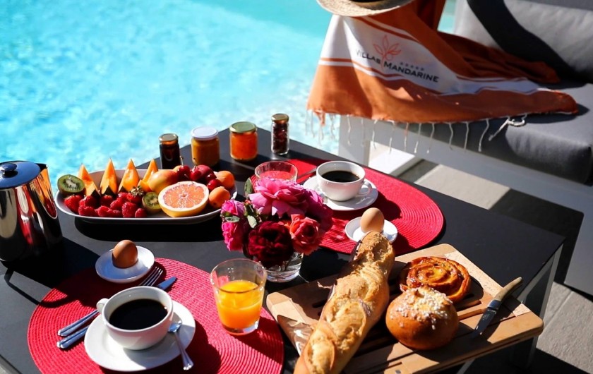 Location de vacances - Villa à Calvi - Service de petit-déjeuner directement sur la terrasse de votre villa