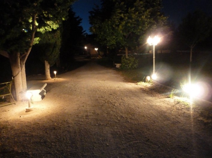 Location de vacances - Villa à Pélissanne - Terrain de pétanque  pour les parties interminables à la fraîcheur du soir