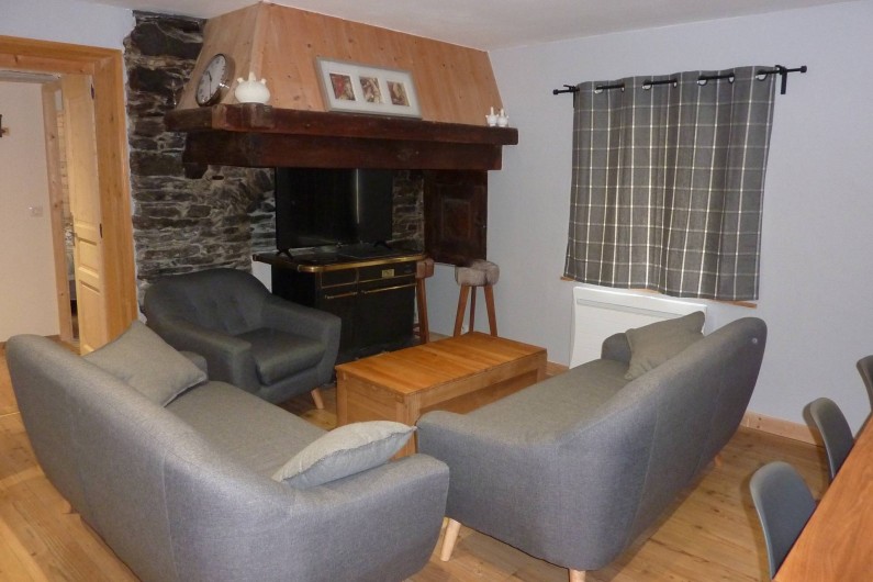 Location de vacances - Appartement à Sainte-Foy-Tarentaise - Salon devant cheminée d'époque (18 eme siècle)