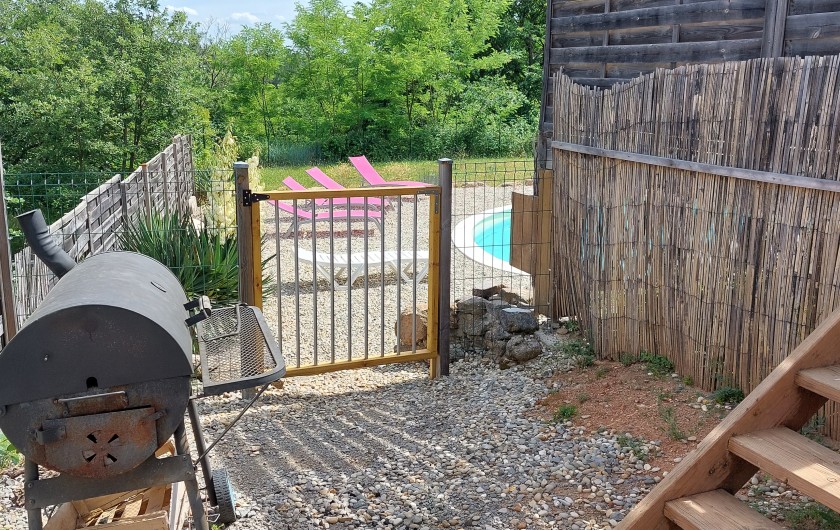 Location de vacances - Villa à Joyeuse - Barbecue familial au charbon de bois