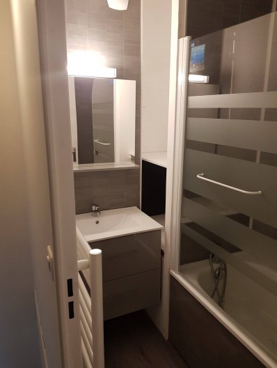 Location de vacances - Appartement à Blonville-sur-Mer - Salle de bains avec baignoire