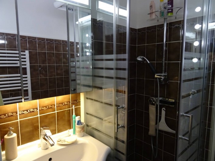 Location de vacances - Appartement à Saint-Aygulf - Salle d’eau