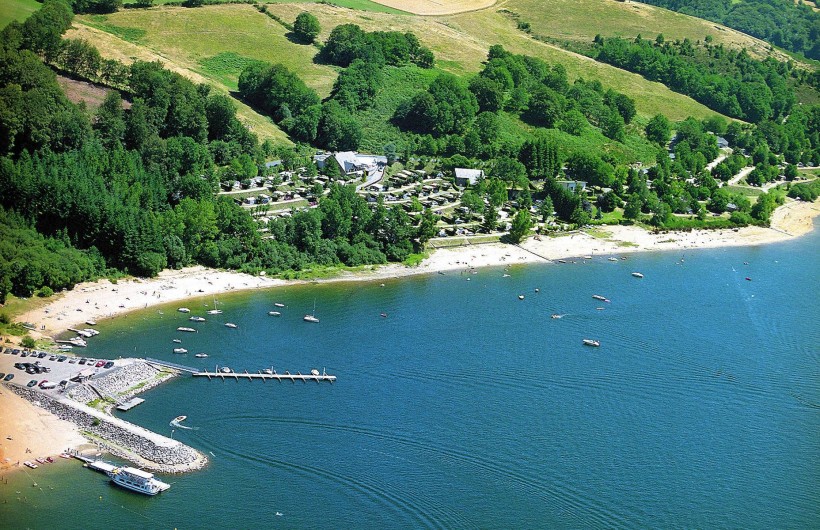 Location de vacances - Camping à Salles-Curan - port camping beau-rivage lac de pareloup avec accès direct plage