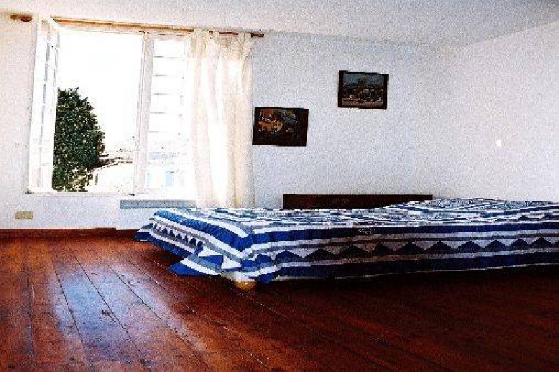 Location de vacances - Villa à Hyères - CHAMBRE 2 VUE SUR LE JARDIN